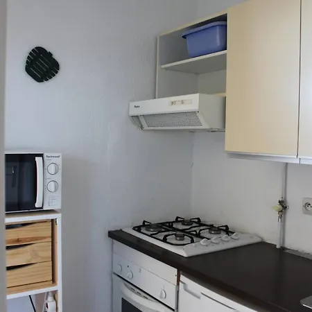 Front De Pour Cet Climatise -3at14 Apartmán