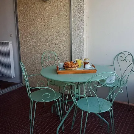 Apartment Front De Pour Cet Climatise -3at14 *